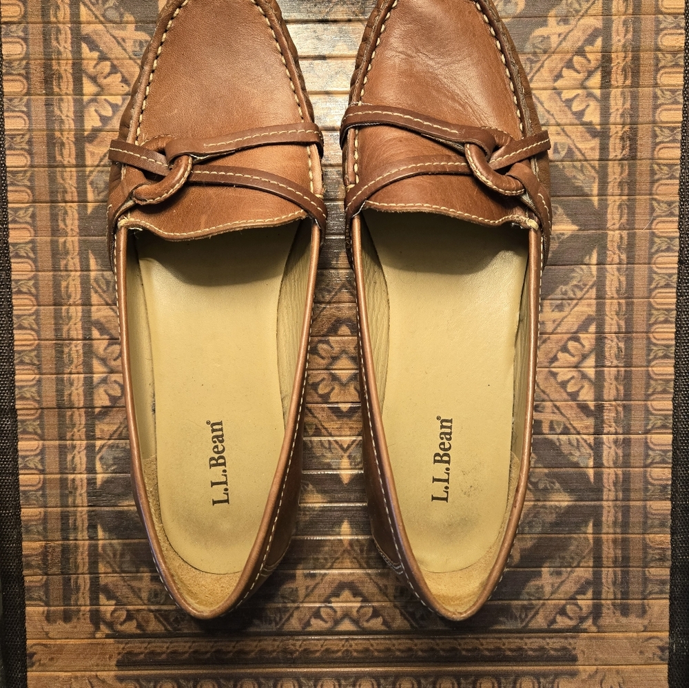 LL Bean Women's Leather Driving Loafers - size 8B - Moccasin Comfort Flats-Nice